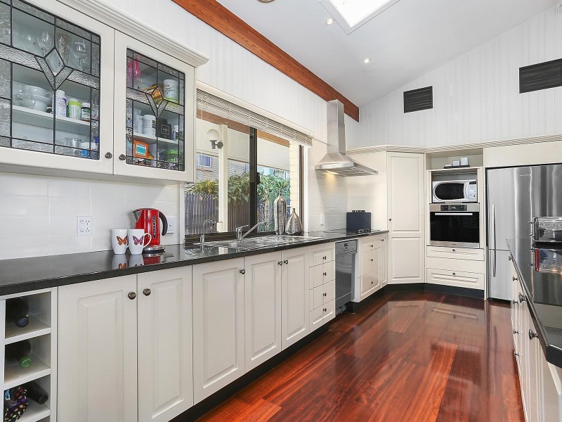 31 Glencairn Avenue, Indooroopilly QLD 4068