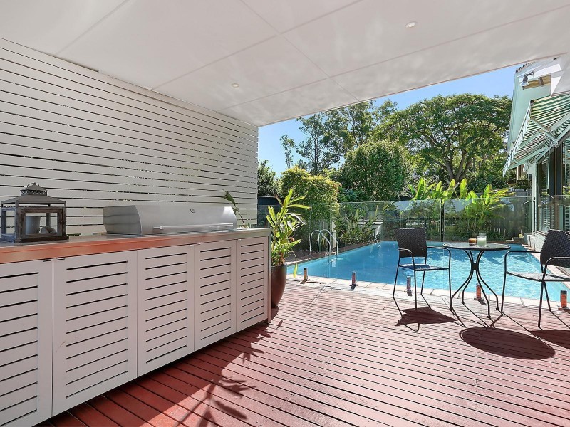 31 Glencairn Avenue, Indooroopilly QLD 4068