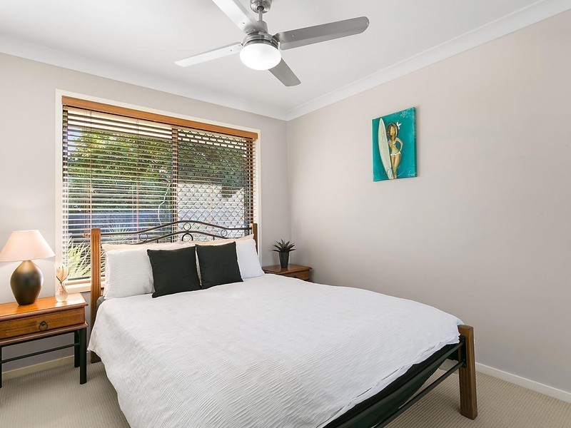 2 Highland Place, Forest Lake QLD 4078