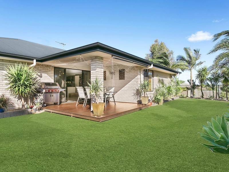 2 Highland Place, Forest Lake QLD 4078