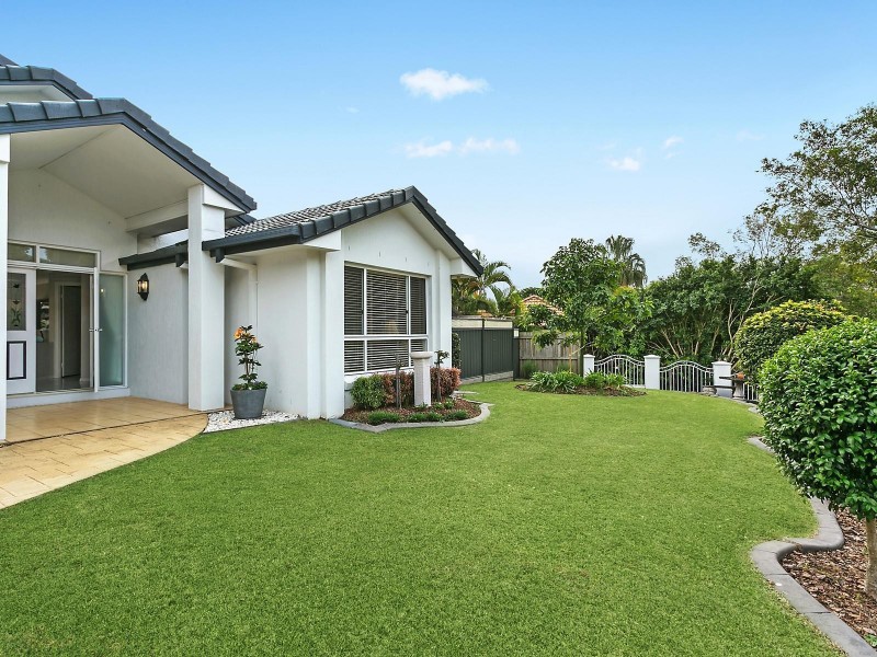9 Drysdale Crescent, Brookfield QLD 4069