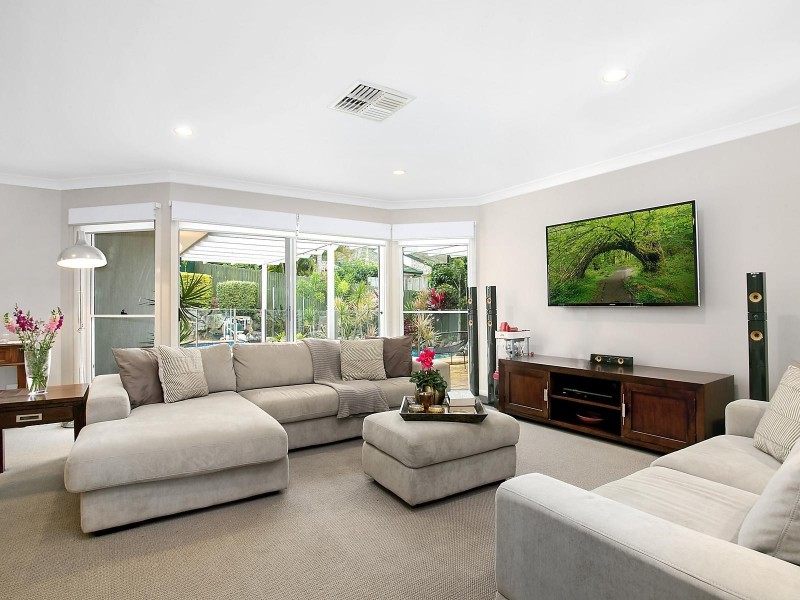 9 Drysdale Crescent, Brookfield QLD 4069