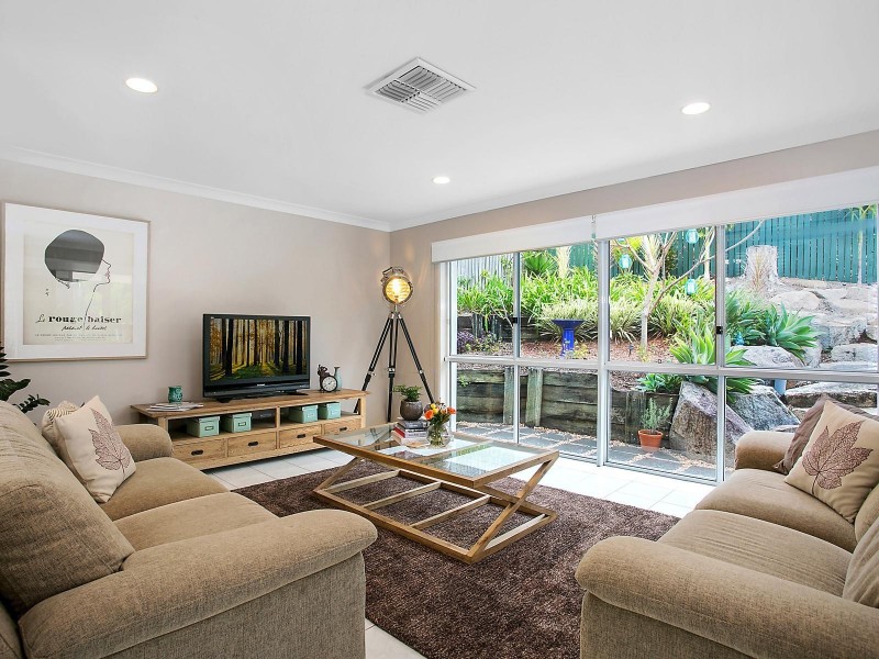 9 Drysdale Crescent, Brookfield QLD 4069