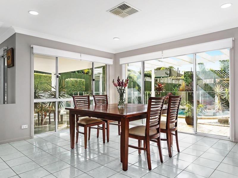 9 Drysdale Crescent, Brookfield QLD 4069
