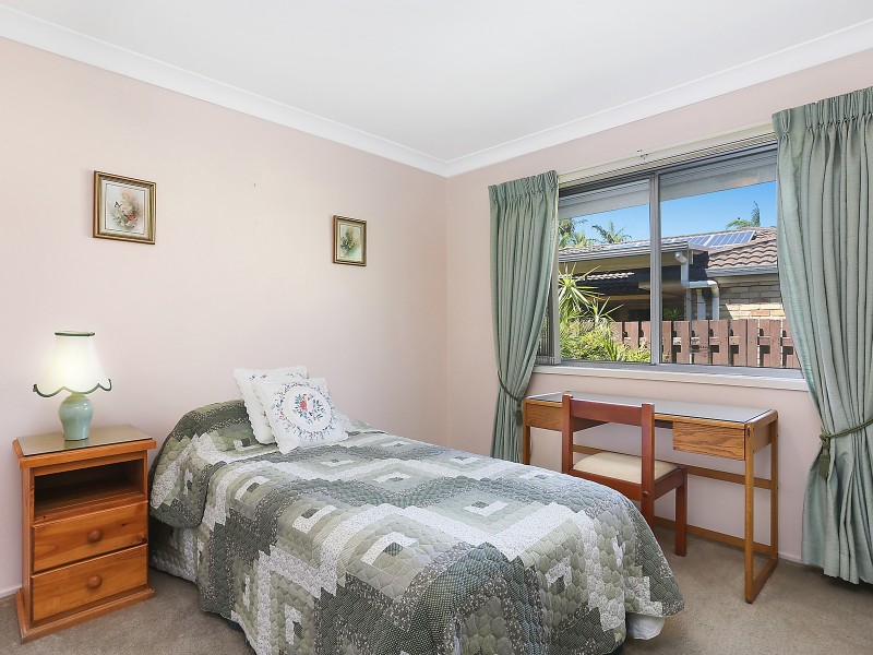 74 Springfield Street, Macgregor QLD 4109