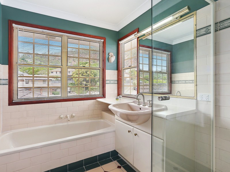 3 Bracknell Place, Ashgrove QLD 4060