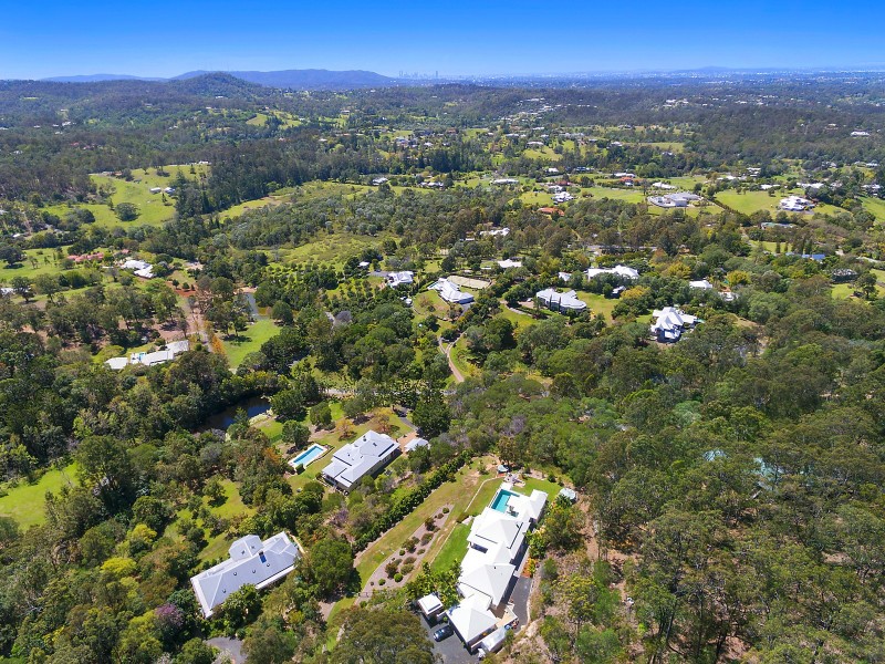 260 Old Farm Road, Pullenvale QLD 4069