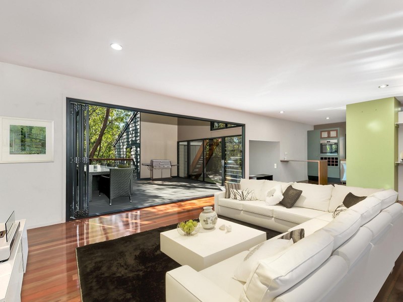 5 Blackstone Street, Indooroopilly QLD 4068