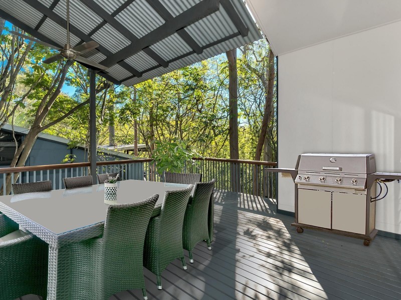 5 Blackstone Street, Indooroopilly QLD 4068