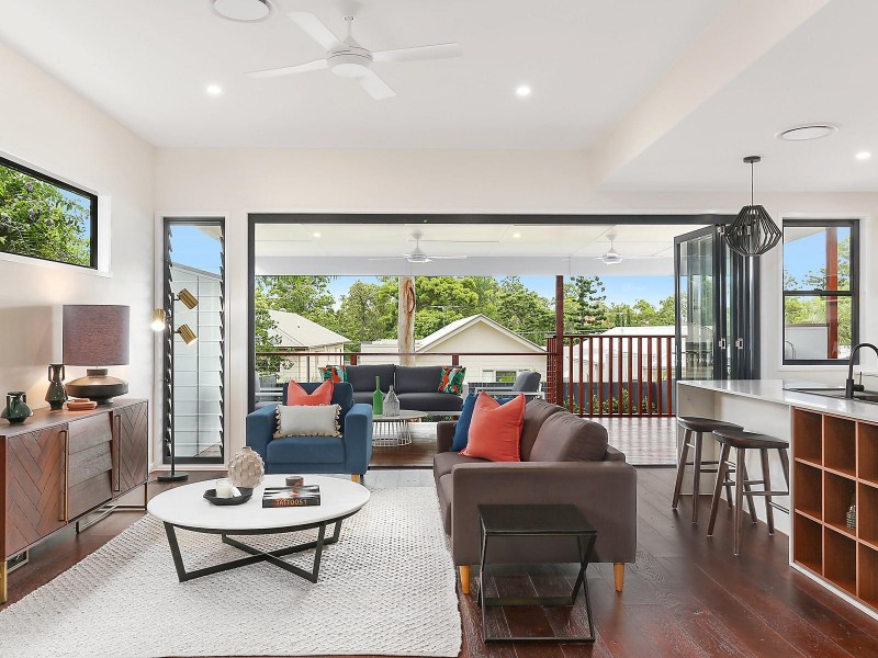 77 Eighth Avenue, St Lucia QLD 4067