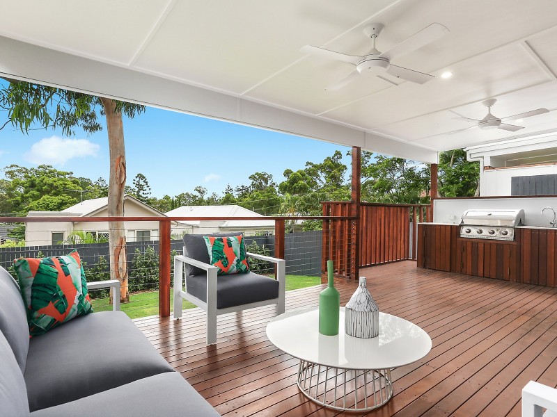 77 Eighth Avenue, St Lucia QLD 4067