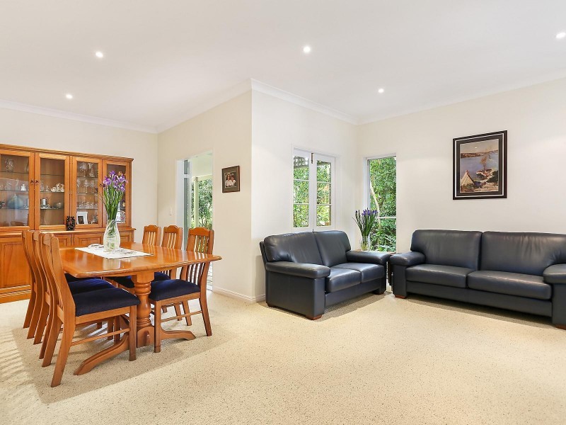 11 Ngeringa Crescent, Chapel Hill QLD 4069