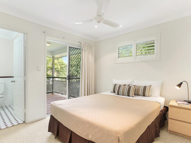 11 Ngeringa Crescent, Chapel Hill QLD 4069