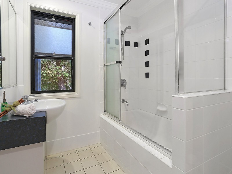 9A Vera Street, Toowong QLD 4066