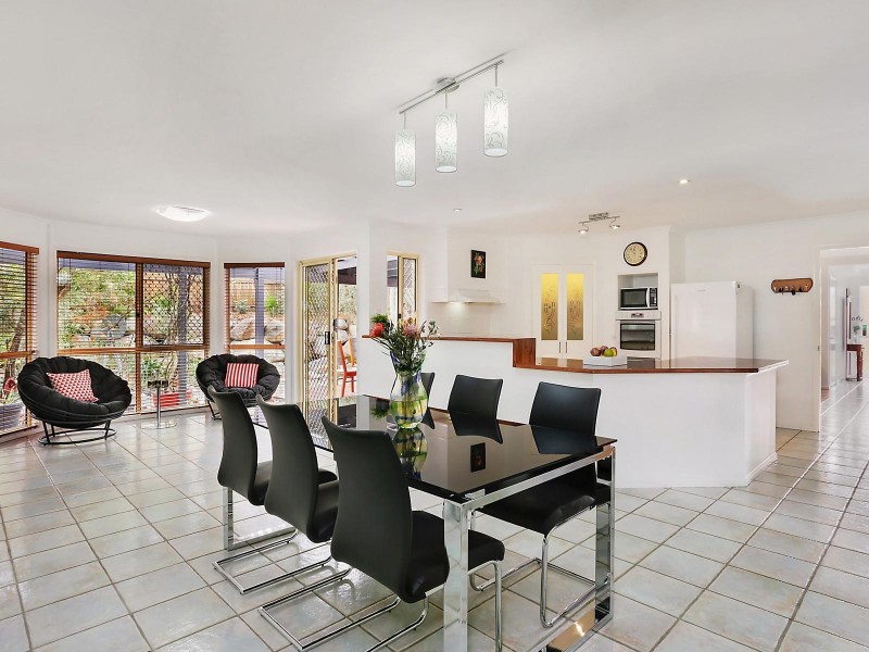 21 Van Dyke Crescent, Mcdowall QLD 4053