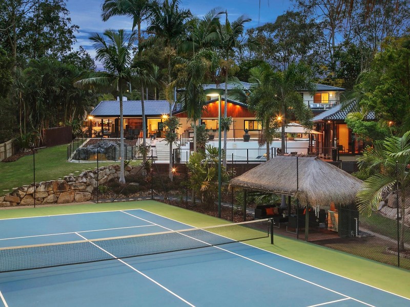 7 Kirkdale Road, Chapel Hill QLD 4069