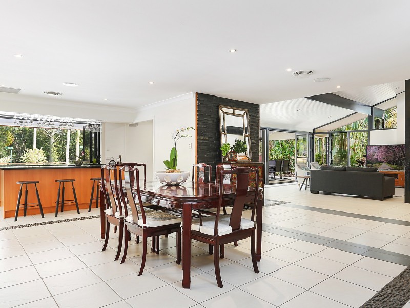 7 Kirkdale Road, Chapel Hill QLD 4069