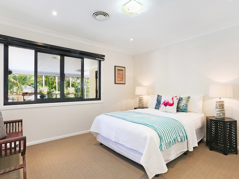 7 Kirkdale Road, Chapel Hill QLD 4069