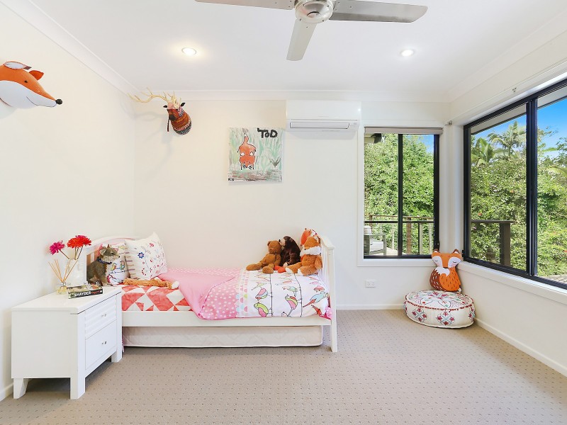 7 Kirkdale Road, Chapel Hill QLD 4069