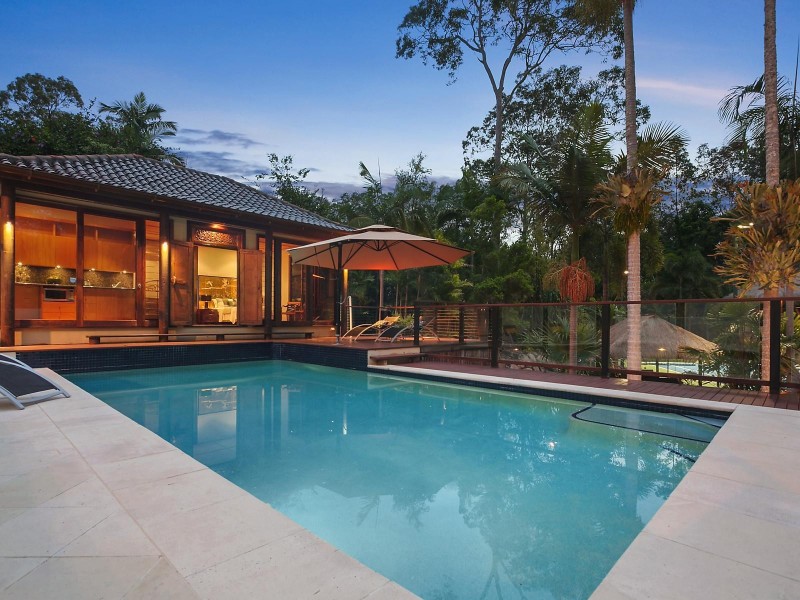 7 Kirkdale Road, Chapel Hill QLD 4069