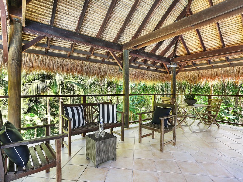 7 Kirkdale Road, Chapel Hill QLD 4069