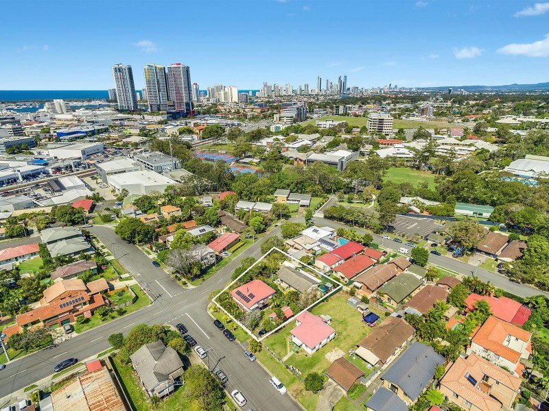 15 Water Street, Southport QLD 4215