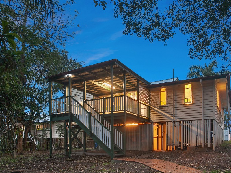 70 Fairfield Road, Fairfield QLD 4103