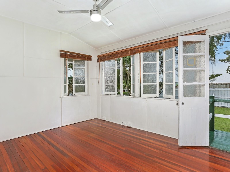 70 Fairfield Road, Fairfield QLD 4103