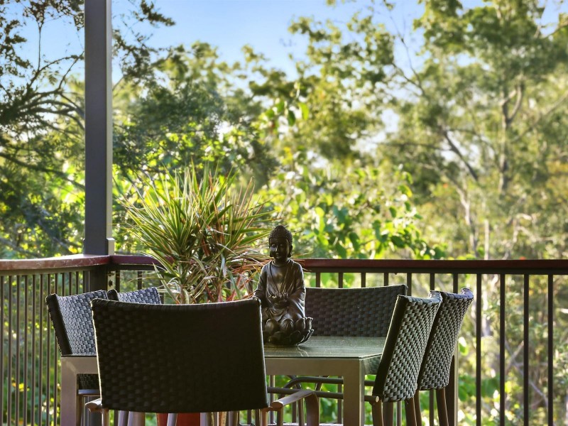 25 Burns Parade, Chapel Hill QLD 4069