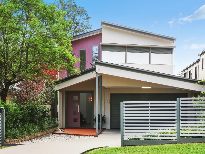 25 Burns Parade, Chapel Hill QLD 4069