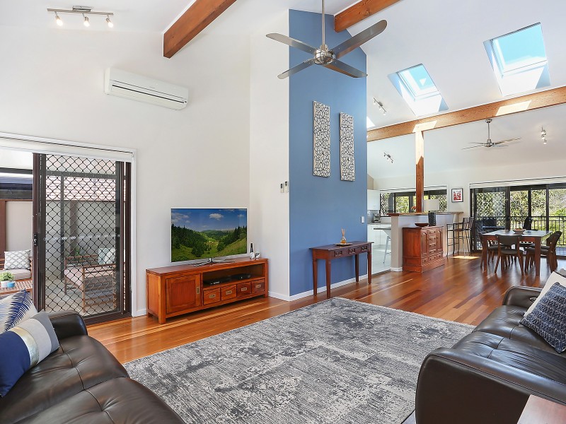 19 Sleaford Street, Chapel Hill QLD 4069