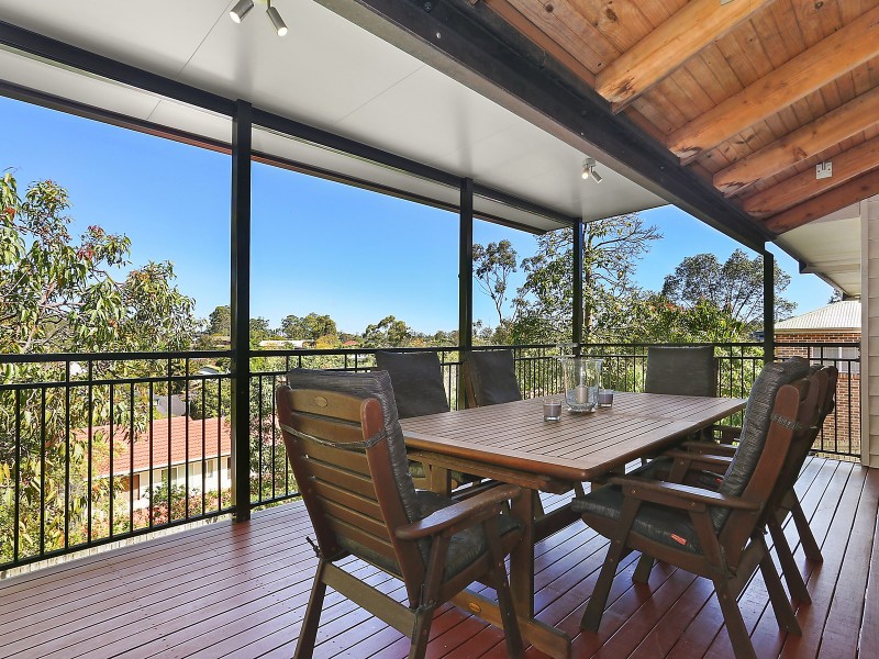 19 Sleaford Street, Chapel Hill QLD 4069