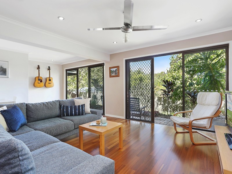 19 Sleaford Street, Chapel Hill QLD 4069