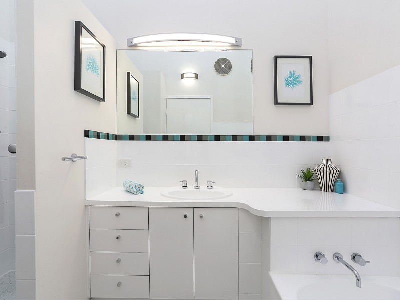 19 Sleaford Street, Chapel Hill QLD 4069