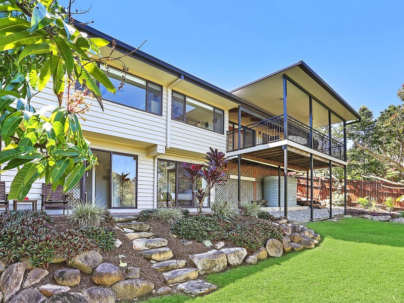 19 Sleaford Street, Chapel Hill QLD 4069