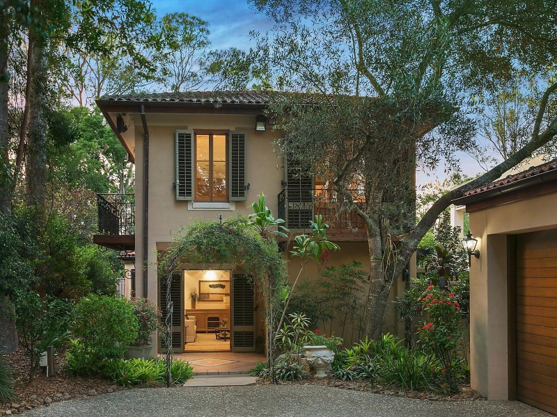 11 Joseph Street, Sherwood QLD 4075