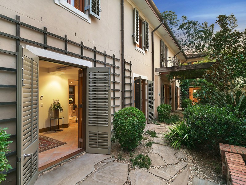 11 Joseph Street, Sherwood QLD 4075