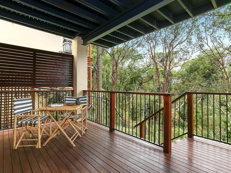 129 Central Avenue, St Lucia QLD 4067