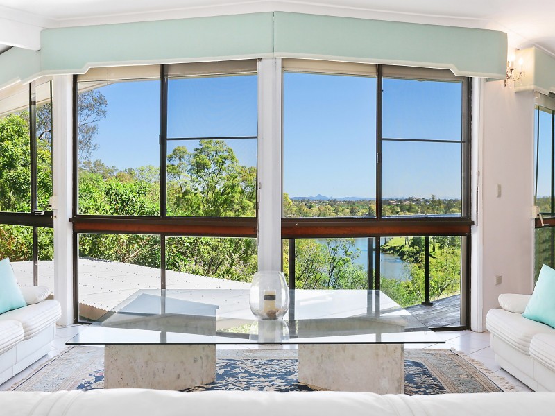 155 Mount Ommaney Drive, Jindalee QLD 4074
