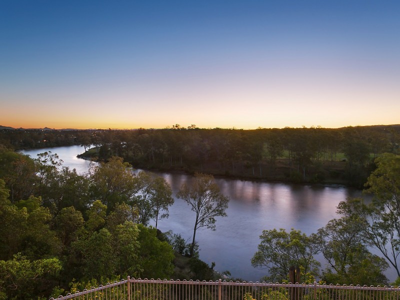155 Mount Ommaney Drive, Jindalee QLD 4074