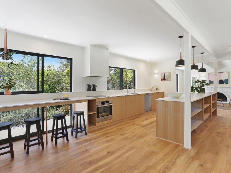 2 Mitchell Court, Mount Ommaney QLD 4074