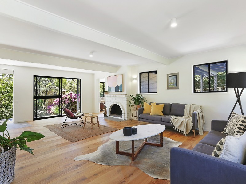 2 Mitchell Court, Mount Ommaney QLD 4074