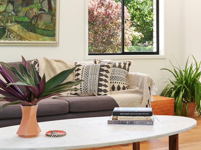 2 Mitchell Court, Mount Ommaney QLD 4074