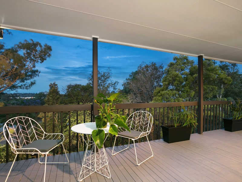 2 Mitchell Court, Mount Ommaney QLD 4074