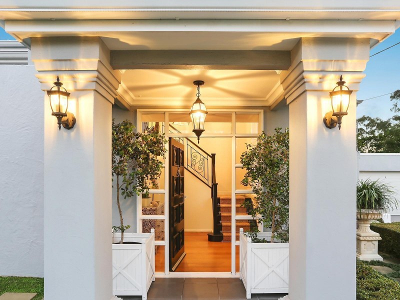 27 Isles Road, Indooroopilly QLD 4068