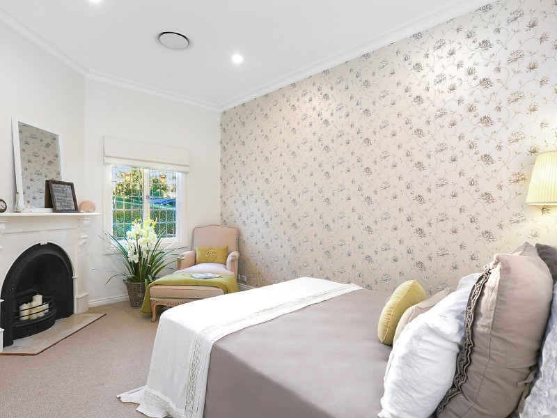 27 Isles Road, Indooroopilly QLD 4068