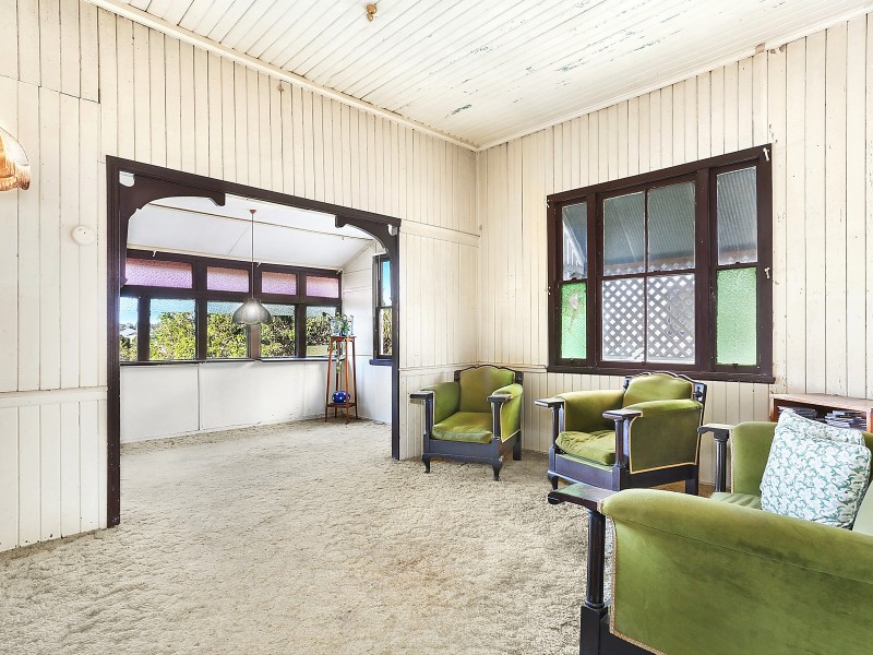 19 Gordon Terrace, Indooroopilly QLD 4068