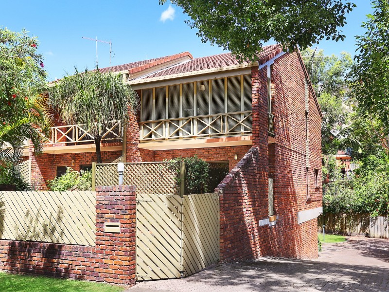 1/1 Jerdanefield Road, St Lucia QLD 4067