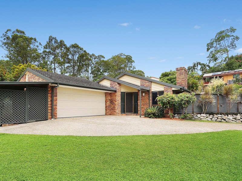 2 Lucyanne Court, Chapel Hill QLD 4069