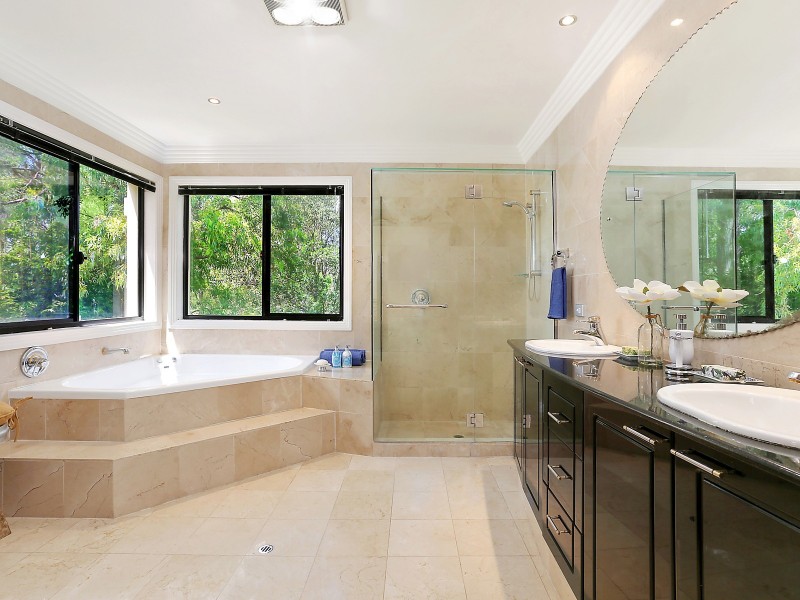 684 Jesmond Road, Fig Tree Pocket QLD 4069